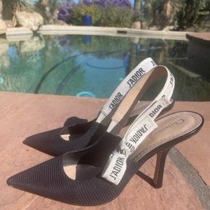 DIOR DESIGNER SHOES IN EXCELLENT CONDITION!